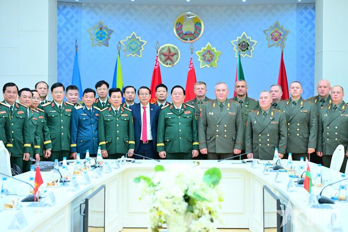 Các đại biểu chụp ảnh chung.