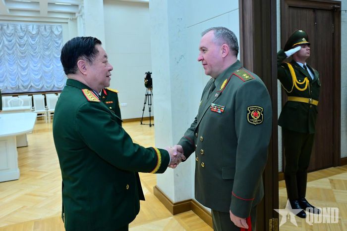 Đại tướng Nguyễn Trọng Nghĩa và Trung tướng Viktor Gennadievich Khrenin.