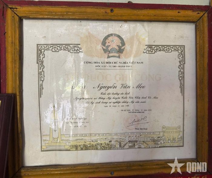 Bằng Tổ quốc ghi công liệt sĩ Nguyễn Văn Mẹo, chồng của Bà mẹ Việt Nam anh hùng Trương Thị Huệ.