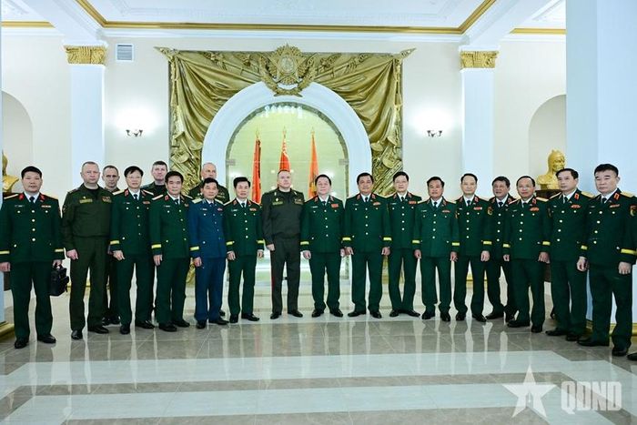  Các đại biểu chụp ảnh chung.