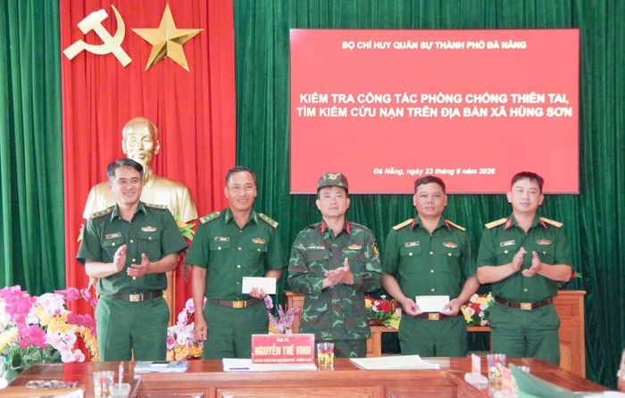 Đại tá Nguyễn Thế Vinh thăm, động viên CBCS Đồn Biên phòng Ga Ry