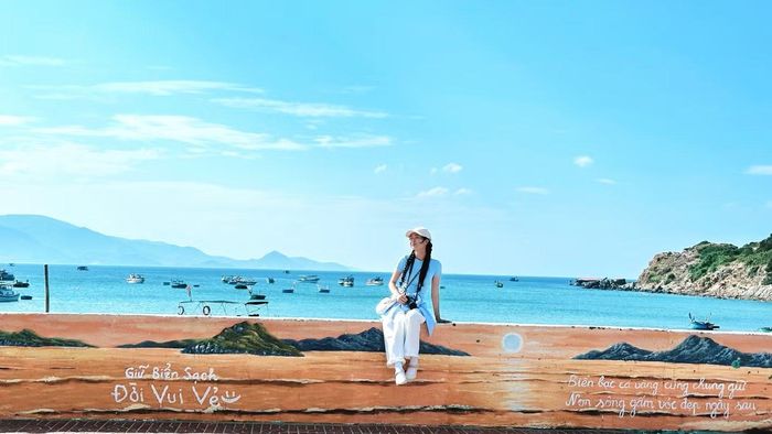 Thủy Tiên muốn chia sẻ những nét văn hóa tại nơi mình đặt chân đến.