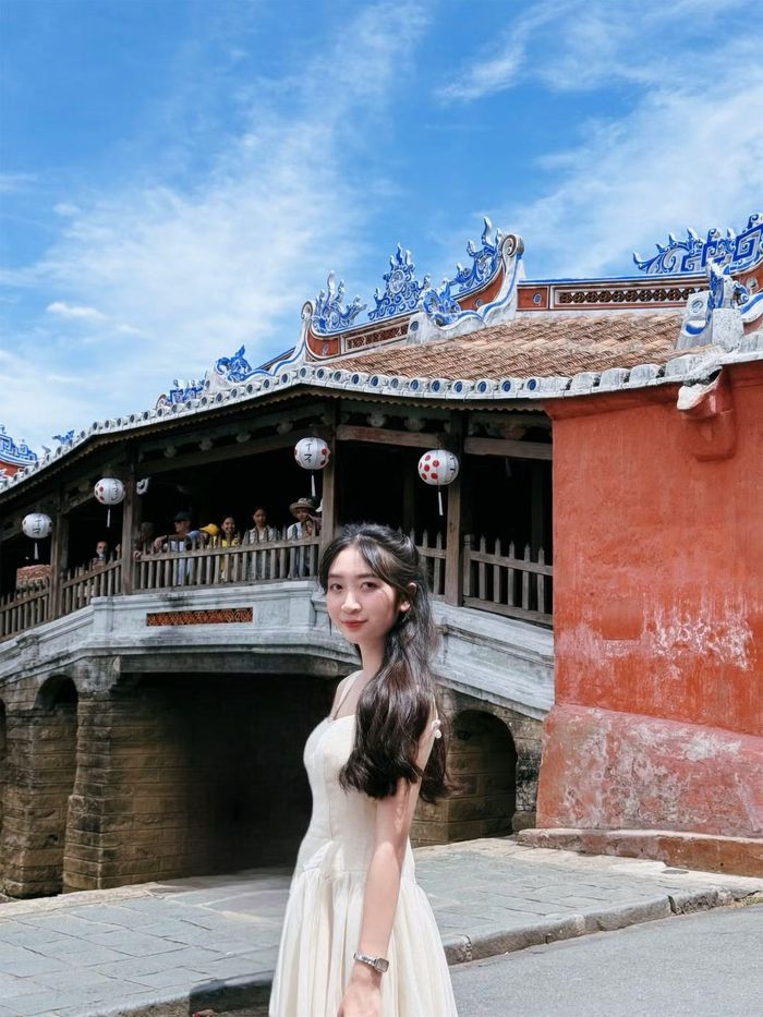 Công việc làm nội dung du lịch giúp Thủy Tiên có thêm nhiều trải nghiệm thực tế.