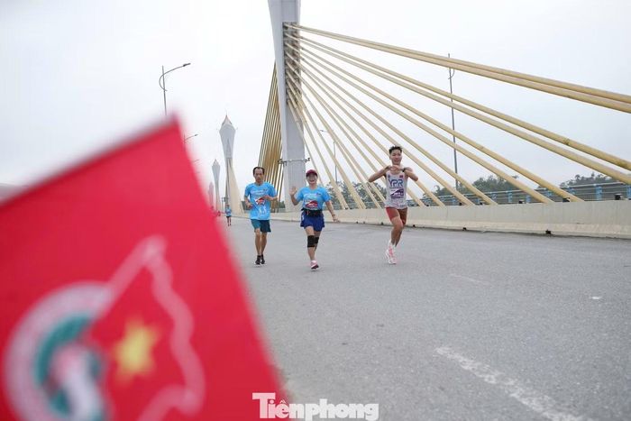 Giải chạy do Tỉnh Đoàn Tuyên Quang phối hợp với các đơn vị tổ chức.