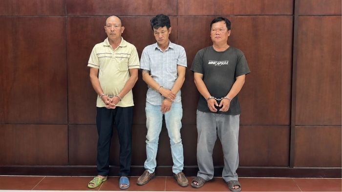 Từ Hà Xuân Trường, Trần Văn Hoài Hận, Bàn Hữu Nguyên (từ trái sang) tại cơ quan điều tra. Ảnh: CATP