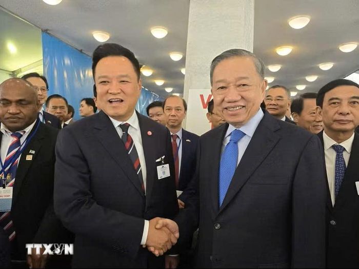  Tổng Bí thư, Chủ tịch nước Tô Lâm gặp Thủ tướng Thái Lan Anutin Charnvirakul. Ảnh: TTXVN 