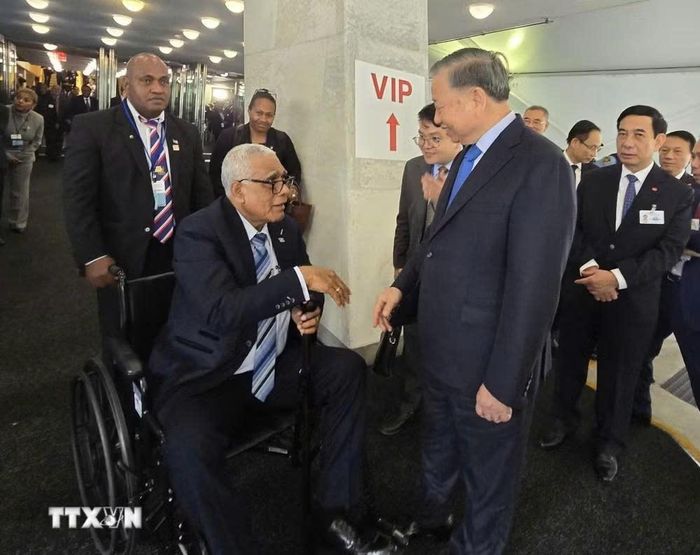  Tổng Bí thư, Chủ tịch nước Tô Lâm gặp Tổng thống Cộng hòa Fiji Ratu Lalabalavu. Ảnh: TTXVN 
