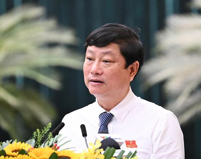  Chủ tịch HĐND TPHCM Võ Văn Minh phát biểu khai mạc kỳ họp. Ảnh: VIỆT DŨNG 