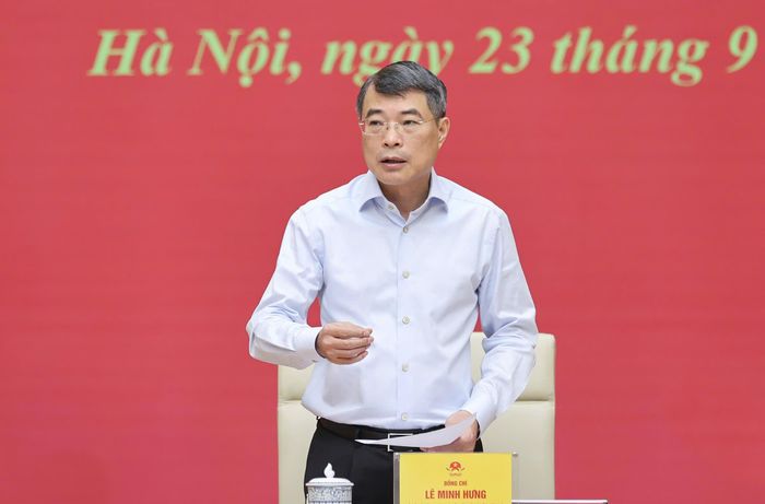  Đồng chí Lê Minh Hưng, Ủy viên Bộ Chính trị, Bí thư Đảng ủy Chính phủ, Thủ tướng Chính phủ, phát biểu tại hội nghị. Ảnh: VIẾT CHUNG 
