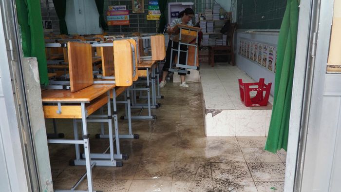 Trường Tiểu học Bình Triệu (phường Hiệp Bình, TPHCM) bị ảnh hưởng bởi nước ngập