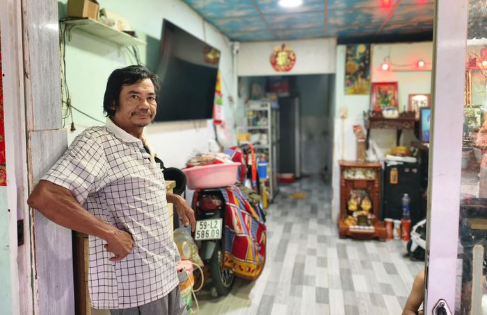 Trong căn nhà rộng hơn 50m² là nơi ở của 10 người, gia đình ông Tô Tùng Hý gắn bó với con hẻm đường Phạm Thế Hiển từ năm 1960. Ảnh: NGUYỄN TÂN