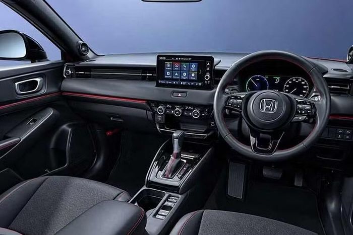 Các phiên bản động cơ xăng và e:HEV X hybrid được cho là sẽ có cửa gió điều hòa cho hàng ghế sau, cổng USB Type-C phía sau và ghế trước sưởi điện tiêu chuẩn.