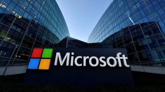 Brent Hecht, Giám đốc khoa học ứng dụng Microsoft, có những nhận xét đáng chú ý về tác động của việc thu thập dữ liệu để huấn luyện AI. 