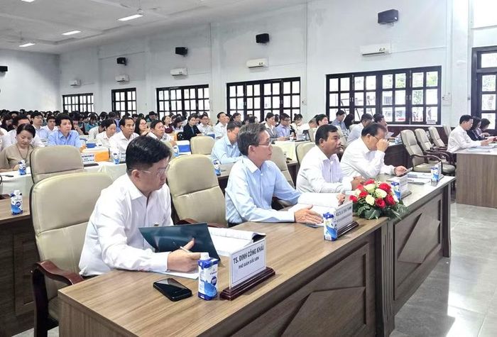 Đại biểu tham dự hội thảo.