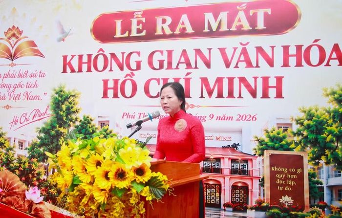 Bà Liêu Thị Liên phát biểu tại buổi lễ.
