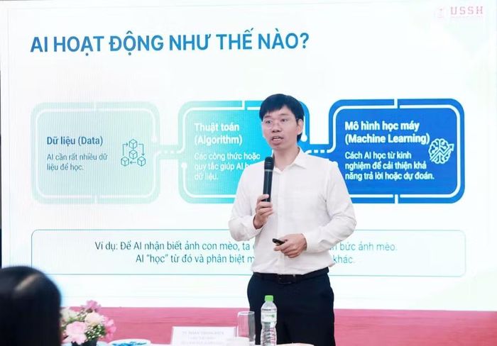 TS Đào Minh Quân chia sẻ nhiều thông tin hữu ích về sử dụng AI trong công tác pháp chế.