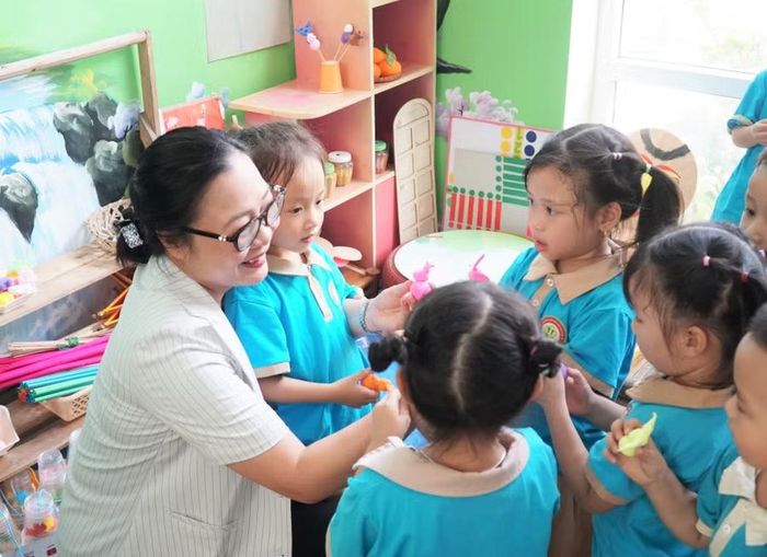 Thứ trưởng Nguyễn Thị Quyên Thanh nhấn mạnh công tác quản lý giáo dục nhằm hướng tới đảm bảo quyền lợi được học của mọi trẻ em. Ảnh: Hồ Lài