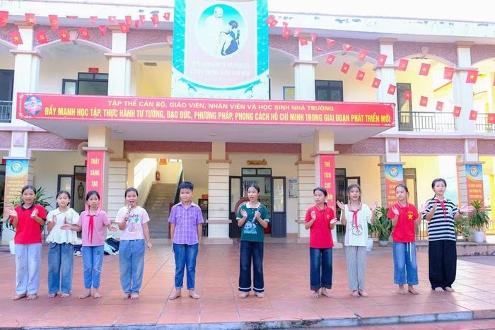 Học sinh Yên Sơn tập văn nghệ sẵn sàng biểu diễn dịp Tết Trung thu 2026 tới đây.