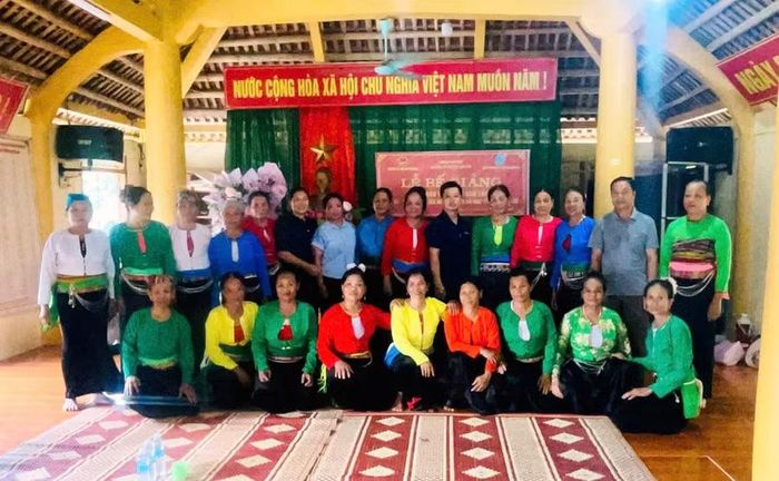 Lễ bế giảng lớp đào tạo nghề theo Chương trình MTQG tại xã Thạch Quảng (Thanh Hóa). Ảnh: Đỗ Quân