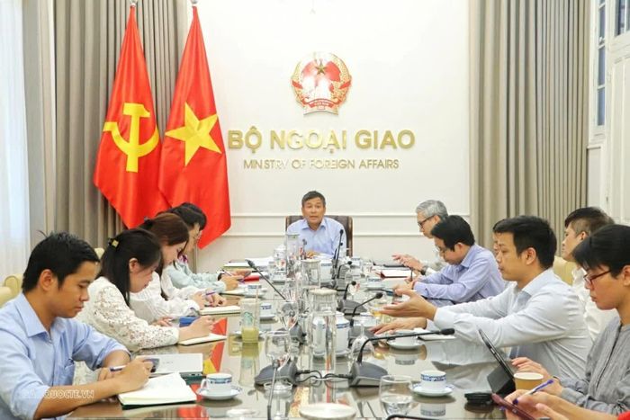 Chiều 22/9, tại trụ sở Bộ Ngoại giao, Ủy viên Trung ương Đảng, Thứ trưởng Thường trực Nguyễn Minh Vũ, Trưởng Ban Thư ký Quốc gia APEC 2027, chủ trì cuộc họp rà soát tiến độ chuẩn bị cho Năm APEC 2027. (Ảnh: Nguyễn Nhuận)