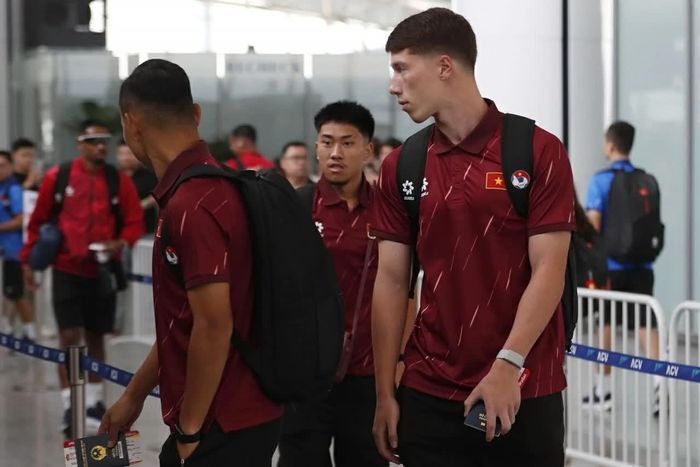 Williams Minh Hoàng là một trong những cái tên được giới truyền thông đặc biệt quan tâm ở đợt tập trung này của tuyển Việt Nam. Anh sinh năm 2007, hiện thi đấu cho CLB Công an TP. Hồ Chí Minh. Cầu thủ mang hai dòng máu Việt Nam - Anh sở hữu chiều cao 1m90, thi đấu ở vị trí tiền đạo. (Ảnh: Phan Ích)