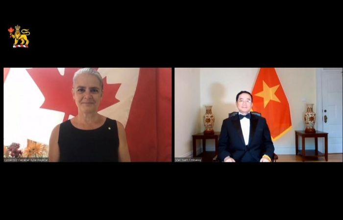 Ngày 16/7/2020, Đại sứ Phạm Cao Phong trình Thư ủy nhiệm lên Toàn quyền Canada Julie Payette theo hình thức trực tuyến. (Nguồn: ĐSQ Việt Nam tại Canada)