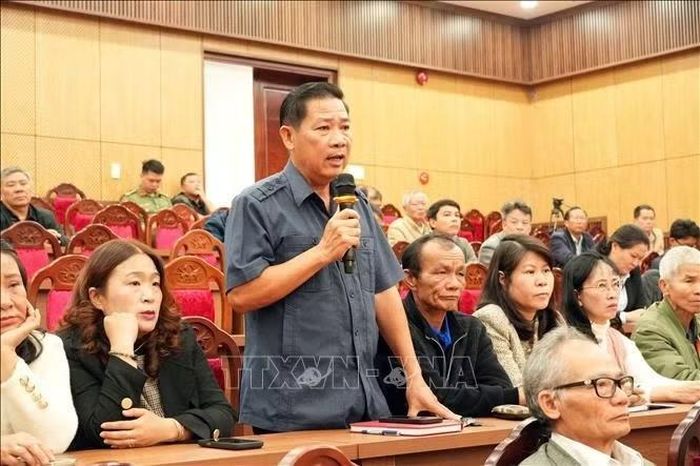 Cử tri Lê Văn Trúc kiến nghị một số vấn đề chưa phù hợp trong Luật thừa kế. Ảnh TTXVN.