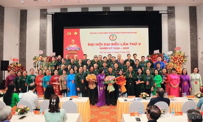 Đoàn đại biểu nhiệm kỳ 2026-2031 ra mắt đại hội.
