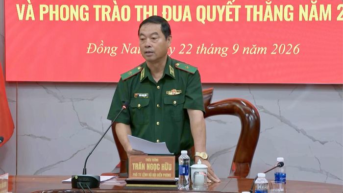 Thiếu tướng Trần Ngọc Hữu - Phó Tư lệnh BĐBP phát biểu chỉ đạo tại hội nghị. Ảnh: Minh luận - Văn Giáp