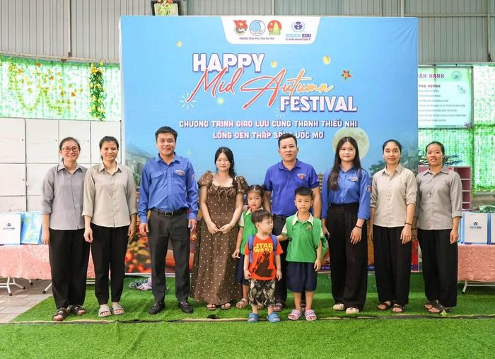 Với sự chủ động, sáng tạo từ cơ sở, tuổi trẻ Hà Tĩnh đang góp phần tạo nên một mùa Trung thu an toàn, lành mạnh và giàu yêu thương; để mỗi em nhỏ, nhất là những em còn nhiều khó khăn, đều có thể đón một mùa Trung thu trọn vẹn hơn.
