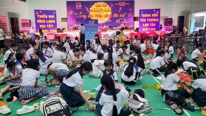 Nhiều hoạt động vui tươi, ý nghĩa cho các em thiếu nhi để trải nghiệm Trung thu truyền thống.