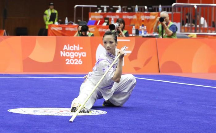 Sau nhiều năm thi đấu đỉnh cao, Dương Thúy Vi vẫn duy trì được phong độ và khả năng cạnh tranh ở đấu trường châu lục. Thành tích tại Asiad 20 tiếp tục khẳng định vị trí của nữ võ sĩ trong nhóm những vận động viên wushu giàu thành tích của thể thao Việt Nam. Ảnh: Trọng Đạt.