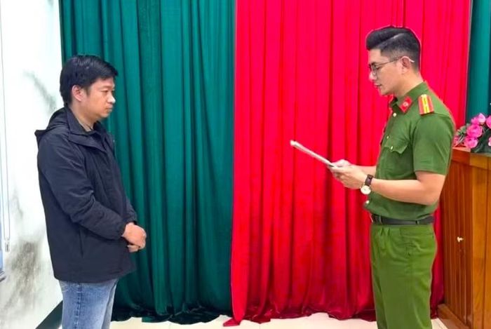 Đối tượng Trần Văn Chính tại cơ quan công an.