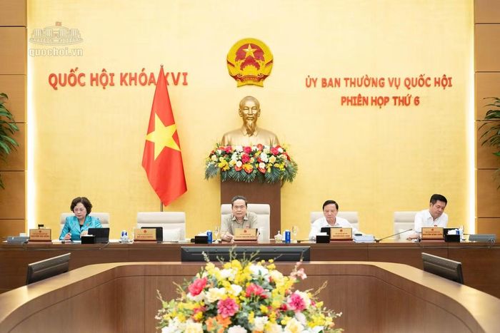  Chủ tịch Quốc hội và các Phó Chủ tịch Quốc hội tại phiên họp chiều 23/9. (Ảnh: QH) 