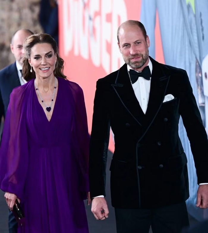 Hoàng tử William và Công nương Kate trên thảm đỏ. Ảnh: PA Wire/Just Jared.
