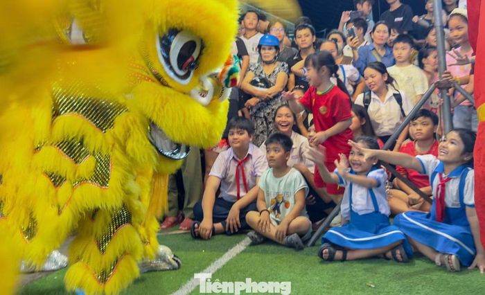  Chương trình Tết Trung thu cho các em thiếu nhi tại phường An Nhơn Đông. Ảnh: Trương Định 