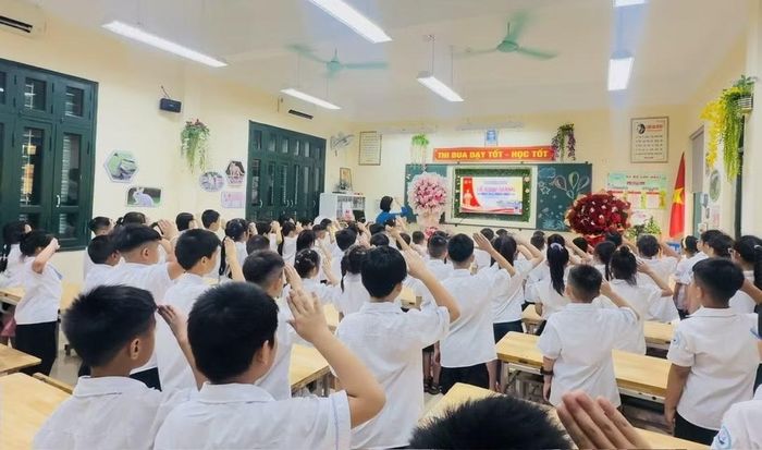 Sau phản ánh về thu tiền quỹ lớp, Trường Tiểu học Hoàn Sơn (xã Đại Đồng, thành phố Bắc Ninh) yêu cầu trả lại tiền cho phụ huynh. (Ảnh một lớp học tại Trường Tiểu học Hoàn Sơn)