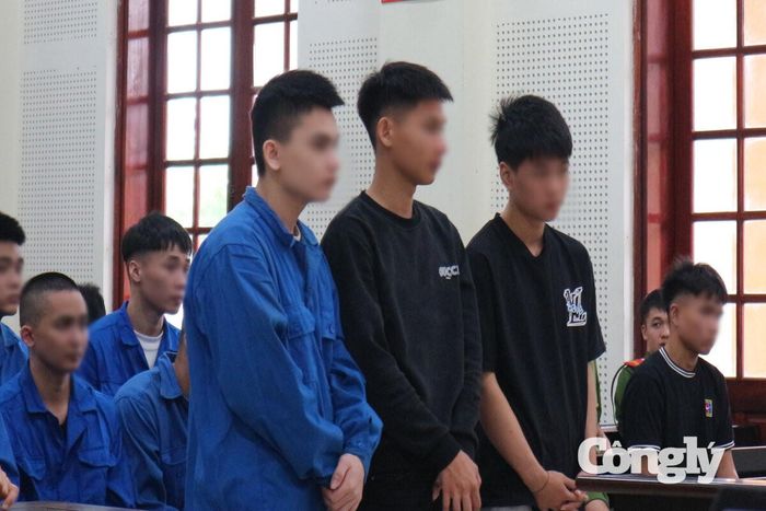 Các bị cáo tại tòa.