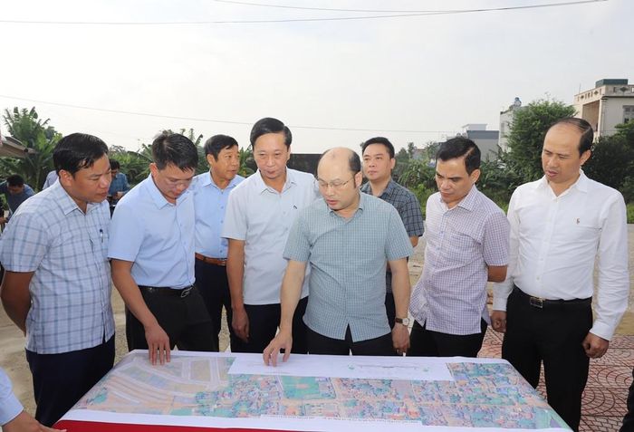 Phó Chủ tịch UBND tỉnh Thanh Hóa Cao Văn Cường kiểm tra trên thực địa