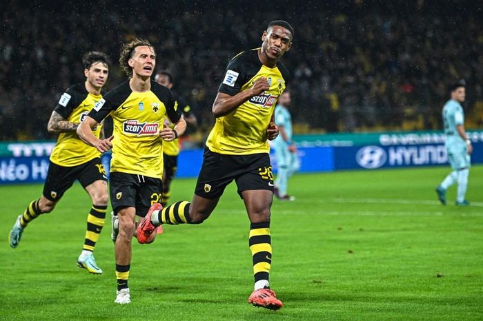 Hiện Martial cần bến đỗ mới để hồi sinh sự nghiệp - Ảnh: SunSport