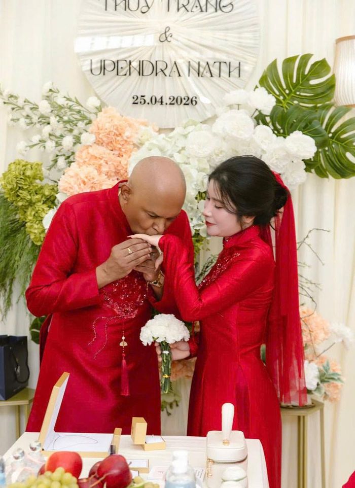 Họ có hôn lễ ấm cúng và trọn vẹn 