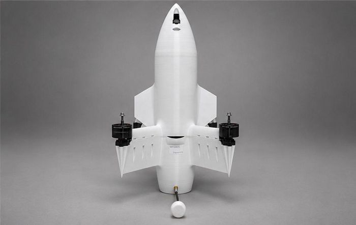 Máy bay không người lái đánh chặn UAV Zorelit v5 do Ukraine sản xuất, nhìn từ phía trước. (Nguồn: Công ty Vlyuchnyk LLC/militarnyi.com)