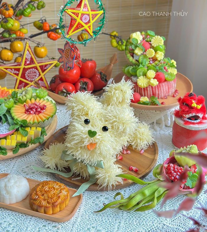 Tùy văn hóa từng vùng và điều kiện, sở thích từng nhà mà người ta bày biện mâm ngũ quả tết Trung thu khác nhau. Ảnh: Cao Thanh Thủy