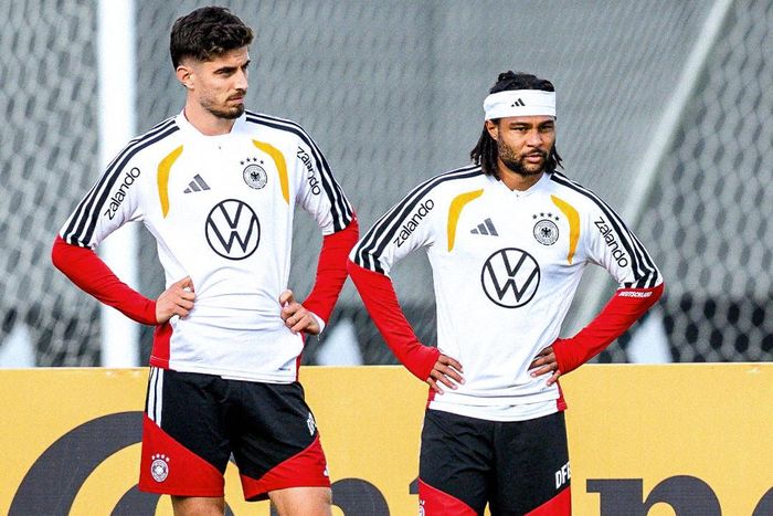 Các cầu thủ Đức chuẩn bị cho trận đấu với Hà Lan. Ảnh: DFB