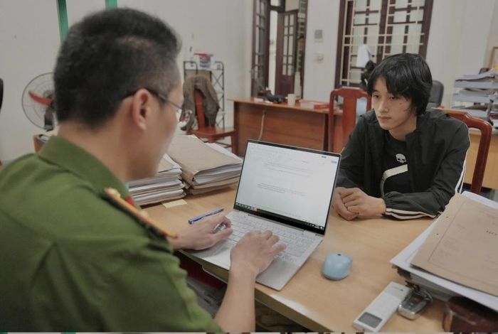 Nghi phạm Ngô Chí Thanh tại cơ quan công an. Ảnh: Th.Trang