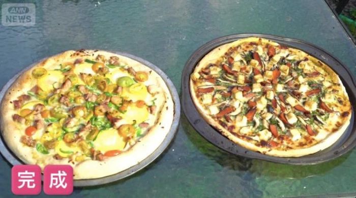 Bánh pizza tự làm từ nguyên liệu trong vườn tại bữa tiệc mừng con gái út. Ảnh: TV-asahi