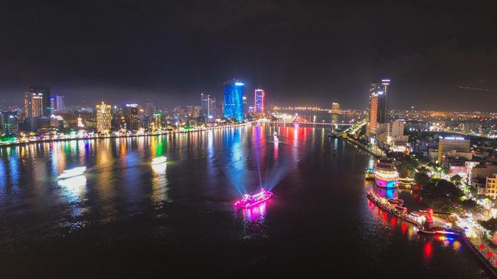 Đà Nẵng phát triển hạ tầng mạnh mẽ để phát triển công nghiệp, tài chính, kinh tế sáng tạo.