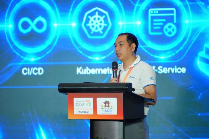 Ông Nguyễn Ngọc Khánh chia sẻ tại sự kiện KCD & OpenInfra Days Vietnam 2026.