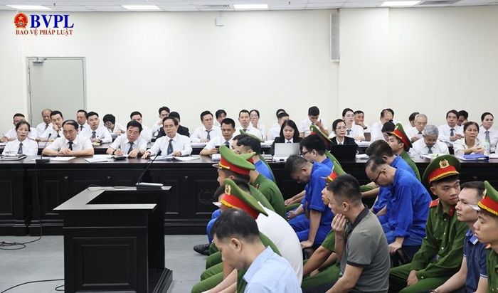  Quang cảnh các luật sư tham gia bào chữa cho các bị cáo tại phiên tòa.