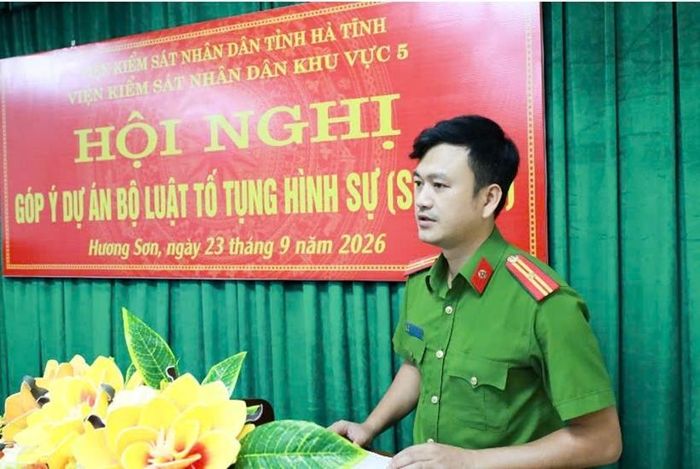  Đại diện Công an xã Hương Sơn phát biểu tại Hội nghị.